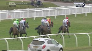 Video preview image for Musselburgh 15:55 - Watch Racing TV Now Novices' Handicap Chase (4)