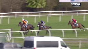 Video preview image for Newbury 16:15 - BetVictor Novices' Chase (3)