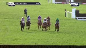 Video preview image for Sandown Park 16:10 - Matchbook Betting Podcast Novices' Limited Handicap Chase (3)