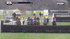 Video preview image for Taunton 17:05 - William Hill Leading Racecourse Bookmaker Handicap Chase (5)