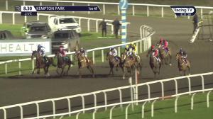 Video preview image for Kempton Park 20:30 - 32Red On The App Store Classified Stakes (6) (Div 2)