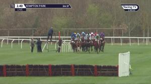 Video preview image for Kempton Park 14:40 - Matchbook Vip Silver Plate Handicap Hurdle (2)