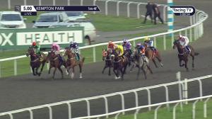 Video preview image for Kempton Park 17:00 - Matchbook Casino Handicap (4)