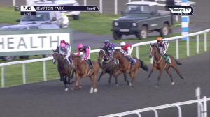 Video preview image for Kempton Park 19:45 - 32Red Handicap (3)