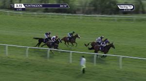 Video preview image for Huntingdon 15:15 - racingtv.com Chase (Novices' Limited Handicap) (3)