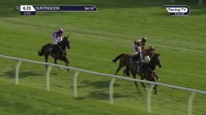 Video preview image for Huntingdon 16:35 - Mansionbet Novices' Handicap Chase (4)