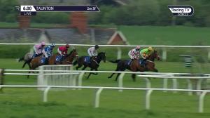 Video preview image for Taunton 18:00 - C&S Electrical Wholesale / National Ventilation Novices' Hurdle (4)