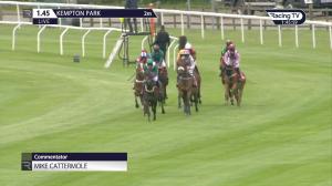 Video preview image for Kempton Park 13:45 - Matchbook Betting Exchange Novices' Hurdle (4)