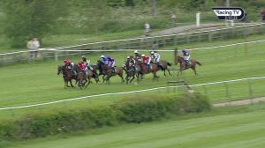 Video preview image for Warwick 15:15 - Follow @racingtv On Twitter Handicap Hurdle (4)