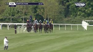 Video preview image for Kempton Park 16:05 - Matchbook Betting Podcast Handicap Hurdle (4)