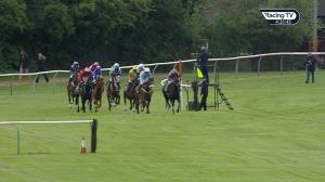 Video preview image for Warwick 16:25 - Bet At racingtv.com Handicap Hurdle (4)