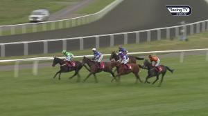 Video preview image for Kempton Park 16:40 - Matchbook Vip Handicap Chase (2)