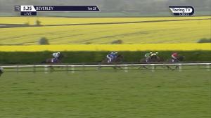 Video preview image for Beverley 17:25 - Holderness Plate Fillies' Novice Stakes (5)