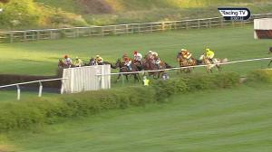 Video preview image for Warwick 20:00 - Agetur UK Conditional Jockeys' Handicap Chase (5)
