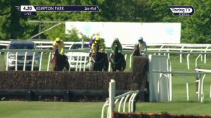Video preview image for Kempton Park 16:20 - Matchbook Betting Podcast Handicap Chase (4)