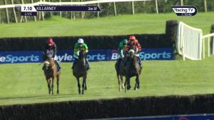 Video preview image for Killarney 19:10 - Seamus Weldon John Deere An Riocht Chase (Grade 3)