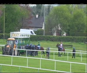 Video preview image for Tipperary 18:10 - tipperaryraces.ie Race