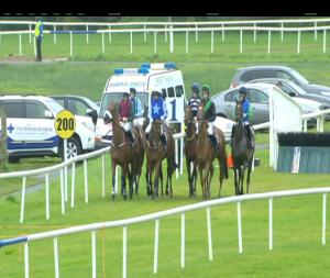 Video preview image for Sligo 17:20 - Diageo Mares Maiden Hurdle 
