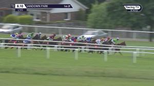 Video preview image for Sandown Park 20:10 - Watch The #bettingpeople Videos starsportsbet.co.uk EBF Novice Stakes (5)