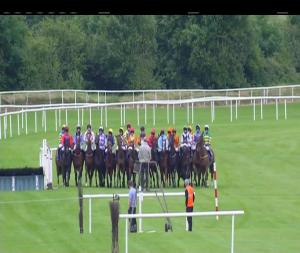 Video preview image for Tipperary 19:55 - Follow @tipperaryraces.ie Handicap Hurdle (Div 1)