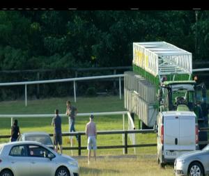 Video preview image for Bellewstown 19:30 - Mccabes Mitsubishi Handicap