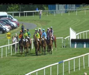 Video preview image for Sligo 15:30 - Joe Henry Memorial Handicap Hurdle (80-116)