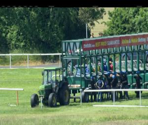 Video preview image for Navan 15:25 - www.navanracecourse.ie Maiden