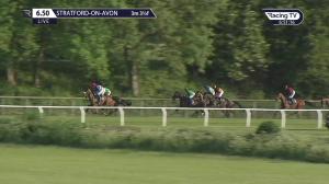 Video preview image for Stratford-on-Avon 18:50 - pointtopoint.co.uk Champion Novices' Hunters' Chase (2)