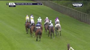 Video preview image for Stratford-on-Avon 14:55 - racingtv.com Novices' Handicap Chase (4)