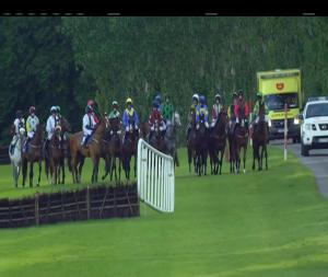 Video preview image for Clonmel 18:30 - Quirke Upvc Windows (Clonmel) Handicap Hurdle (80-109)