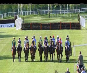 Video preview image for Killarney 18:10 - Easy Clean Limited Handicap Hurdle 