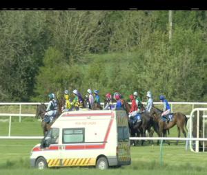 Video preview image for Tipperary 17:30 - Hotel Minella Maiden Hurdle 