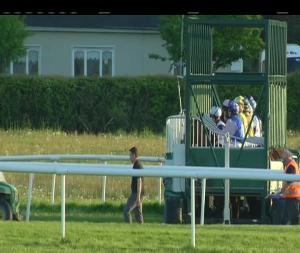 Video preview image for Tipperary 20:25 - Follow @tipperaryraces On Twitter Handicap