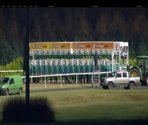 Video preview image for Dundalk 21:00 - Crowne Plaza Hotel Race & Stay Handicap 