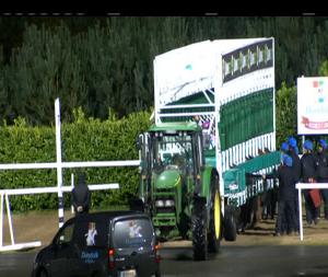 Video preview image for Dundalk 18:30 - Crowne Plaza Hotel Race & Stay Handicap (Div 1)