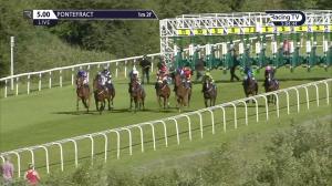 Video preview image for Pontefract 17:00 - Guide Dogs For The Blind Supporting Pontefract Handicap (Lady Amateur Riders) (5)