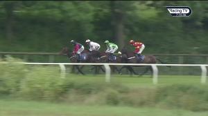 Video preview image for Stratford-on-Avon 19:15 - Skinner's Handicap Chase (3)