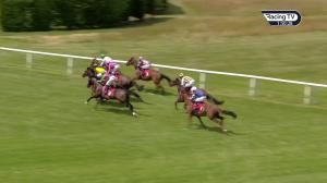 Video preview image for Sandown Park 13:50 - Sandown Park Supports Racing Staff Week Handicap (3)