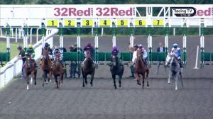 Video preview image for Kempton Park 17:15 - 32Red On The App Store Apprentice Handicap (4)