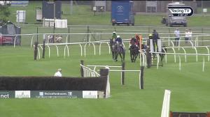 Video preview image for Stratford-on-Avon 14:05 - Watch Racing TV Now Novices' Handicap Chase (4)