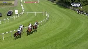 Video preview image for Stratford-on-Avon 15:50 - Watch Racing TV On Sky 426 Mares' Handicap Hurdle (3)