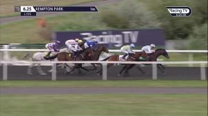 Video preview image for Kempton Park 18:25 - 32red.com Handicap (Qualifier) (4)