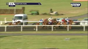 Video preview image for Kempton Park 18:10 - 32Red On The App Store/British Stallion Studs EBF Novice Stakes (4)