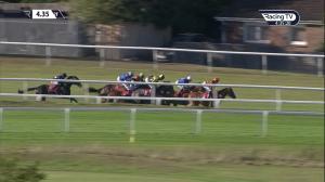Video preview image for Sandown Park 16:35 - Christmas Parties At Sandown Park Handicap (Qualifier) (4)