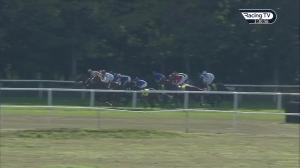 Video preview image for Newbury 15:30 - Dubai Duty Free Handicap (2)