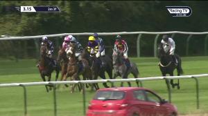 Video preview image for Warwick 15:15 - Bet At racingtv.com Mares' Handicap Hurdle (4)