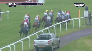 Video preview image for Exeter 16:00 - Visit racingtv.com Novices' Handicap Hurdle (4)