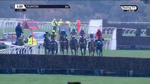 Video preview image for Taunton 15:00 - Thatchers Cider Novices' Handicap Chase (4)