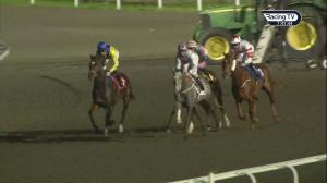 Video preview image for Kempton Park 19:40 - 32Red Handicap (2)