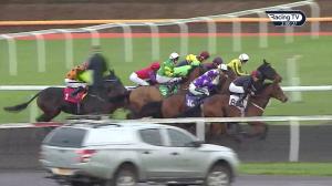 Video preview image for Kempton Park 14:00 - Matchbook Best Value Exchange Handicap (5) (Div 2)